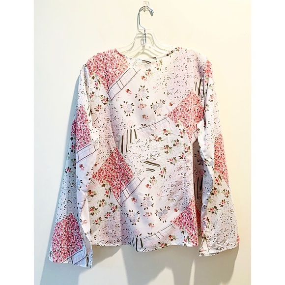 Old Navy Patchwork Floral V-Neck Blouse – Size Large - Picture 2 of 6